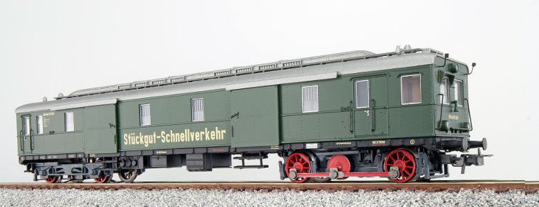 ESU 31040 - Diesel engine VT 69 900, green, DC, III H0