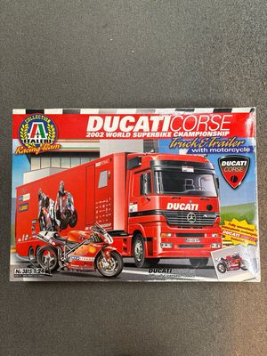 Italeri 3815 - DUCATI Racing team truck &amp; trailer 1:24