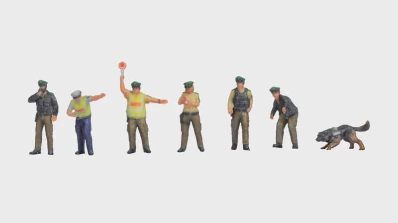 Noch 35010 - Polizisten, grüne Uniform N