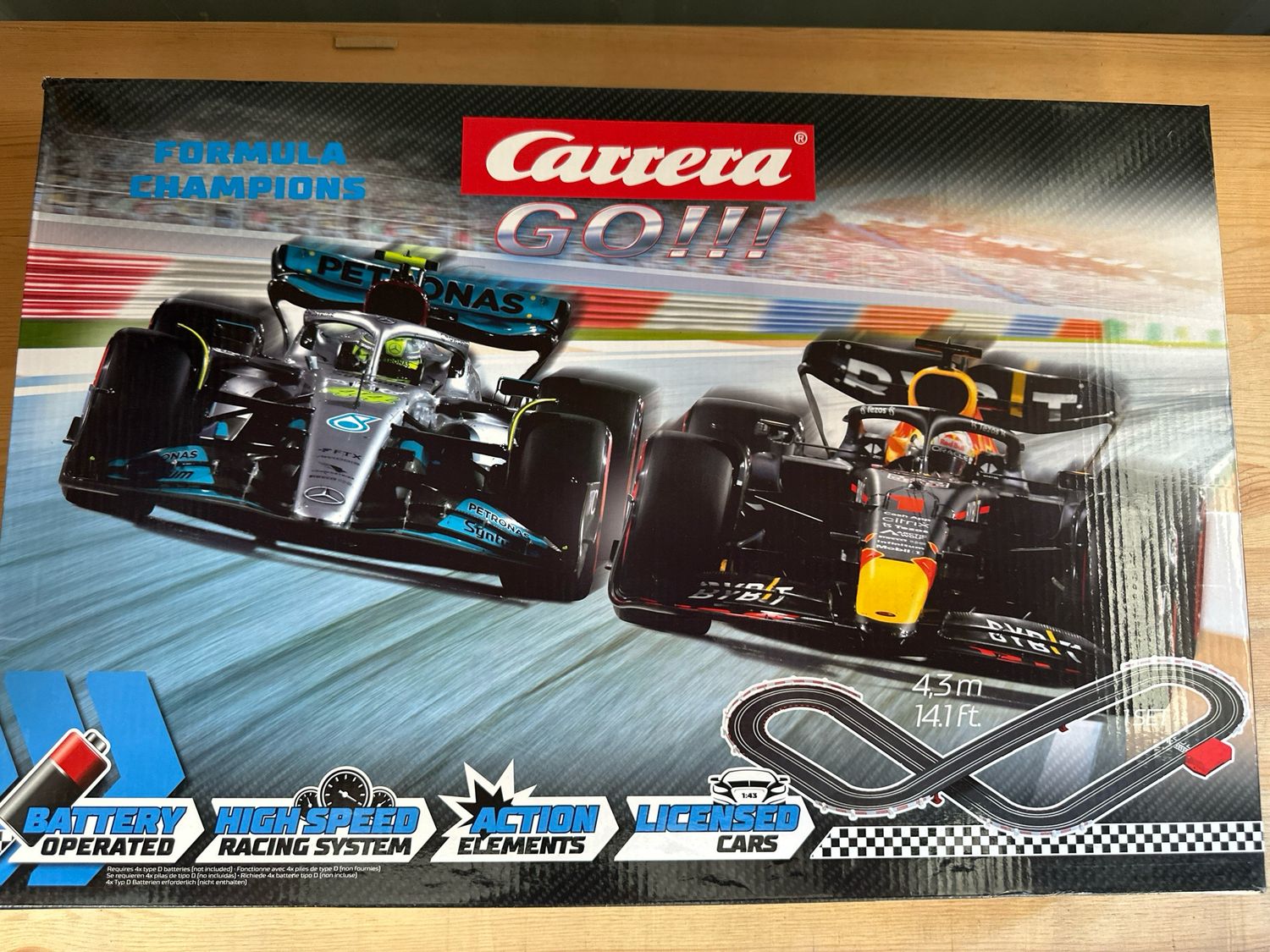 Carrera Go!!!  20063518 - Triple Formula World Champion Starter Version; Max Verstappen vs. Lewis Hamilton - Red Bull vs. Mercedes