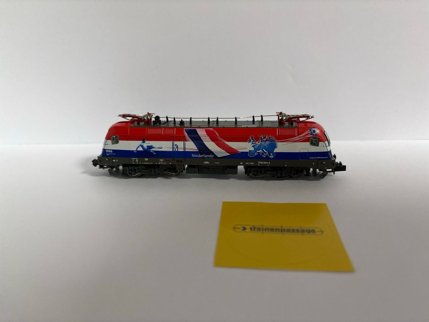 Hobbytrain H2753 - Elektrolok 1116 Taurus Achsfolge Bo´Bo´ rot/weiß/blau EM 2008 ´Niederlande´ N