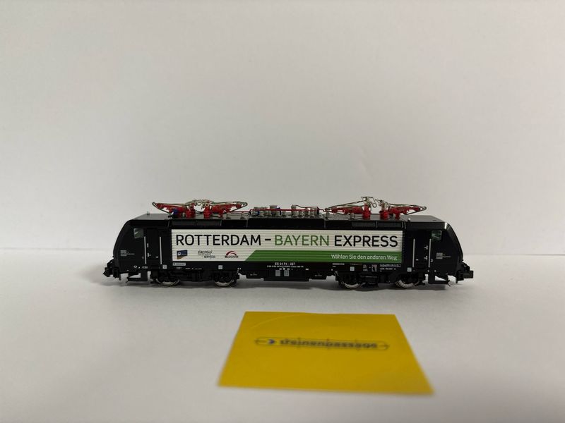 Hobbytrain H2924 - Elektrolok (Siemens ES 64 F4) BR 189, Achsfolge Bo´Bo´, schwarz, ´ROTTERDAM-BAYERNEXPRESS´ N