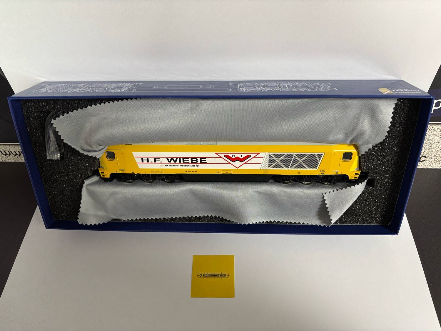 Saechsische Waggonfabrik Stollberg 60042.20 - ~Voith Maxima 40CC Edition 2012 "Wiebe Logistik" H0