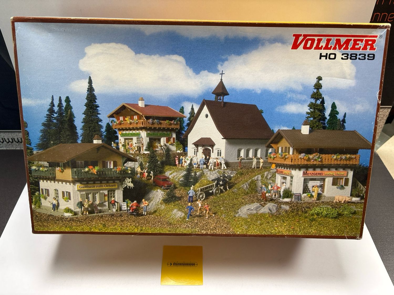 Vollmer 3839 - Bergdorp met kapel H0