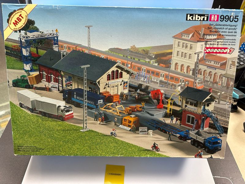 Kibri 9905 - Set Goederendepot  H0