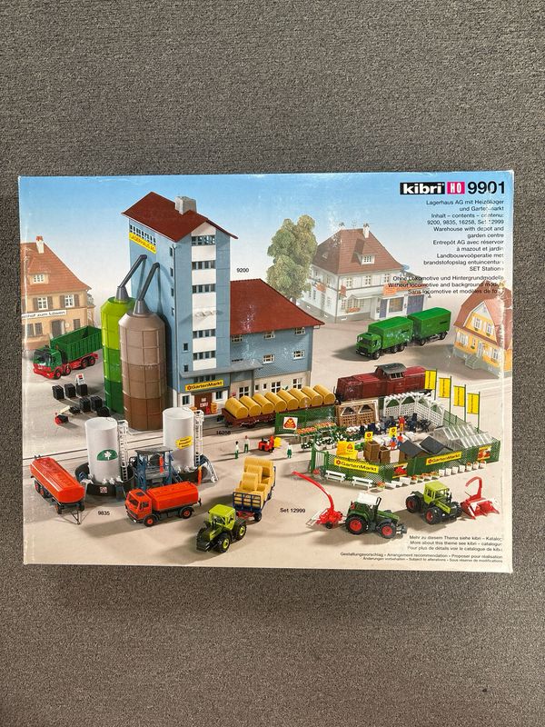 Kibri 9901 - Landbouwcoöperatie met brandstofopslag en tuincentrum  H0