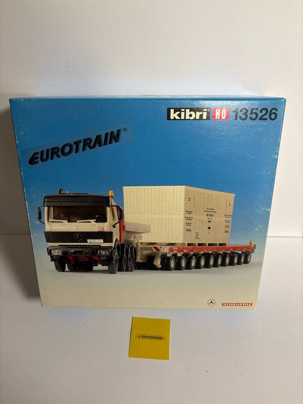 Kibri 13526 - Mercedes 4-assige zware trekker met 10-assige oplegger en grote kratlading H0