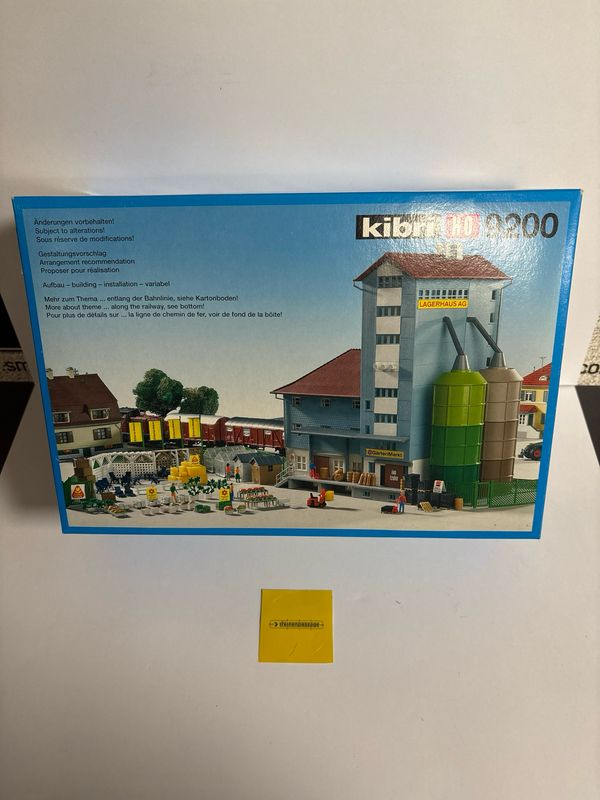 Kibri 9200 - Goederenloods met tuinmarkt  H0