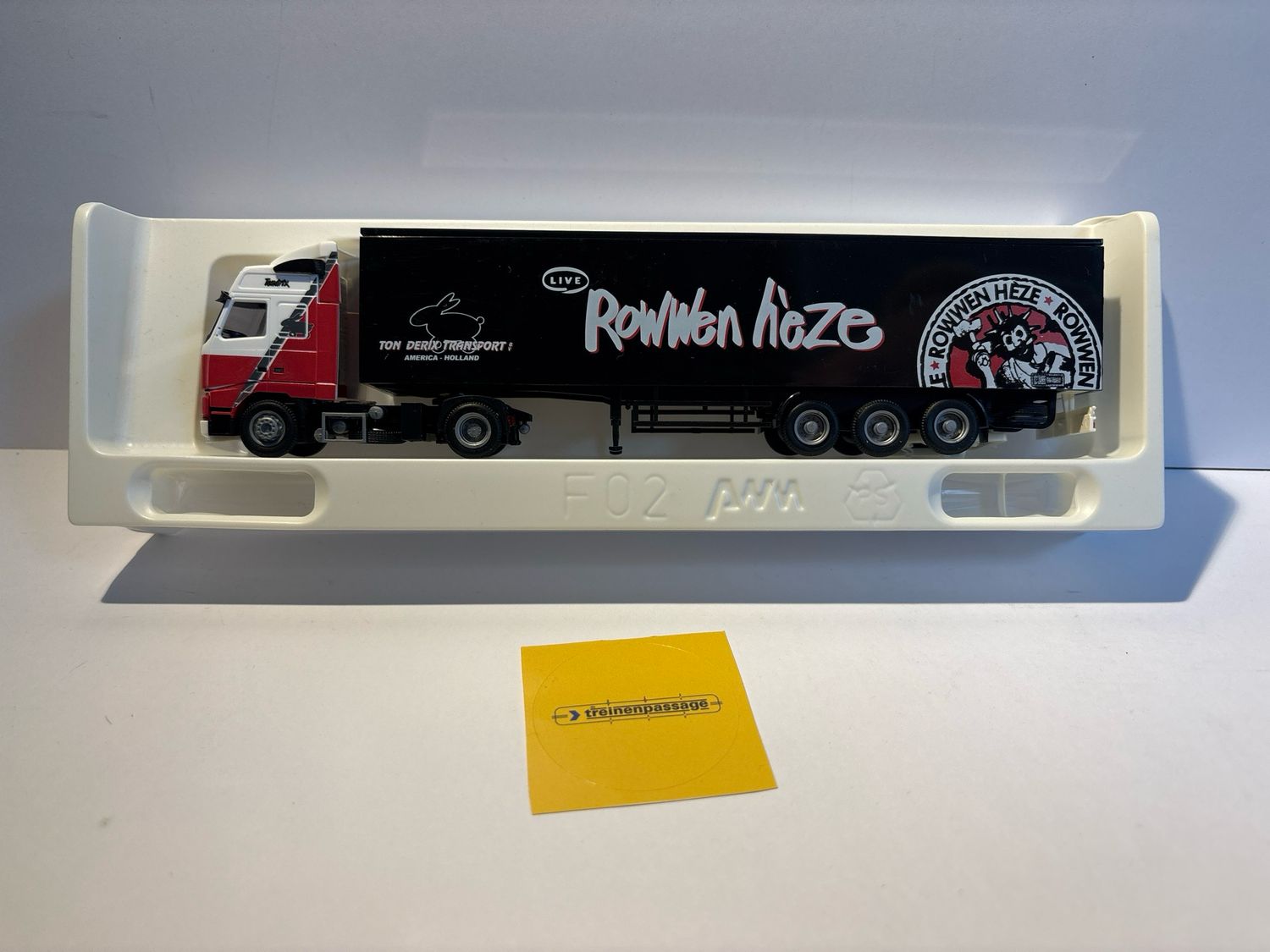 AMW 1:87 - Volvo FH12 "Ton Derix Transport Rowwen Héze"