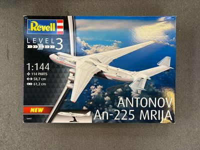 Revell 04957 - Antonov An-225 Mrija 1:144