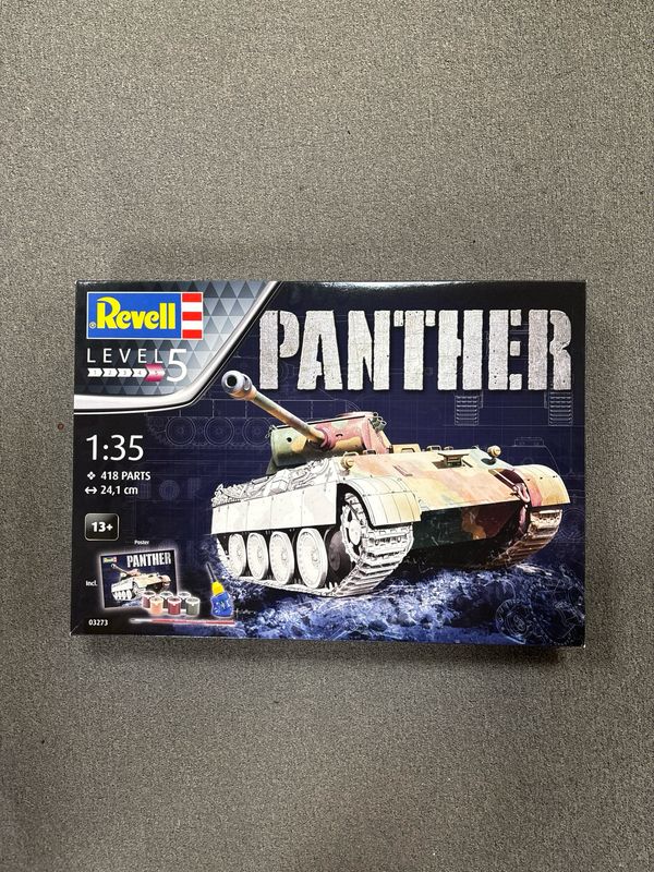 Revell 03273 - Panther Ausf. D (met verf en lijm)  1:35