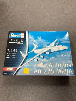 Revell 04958 - Antonov An-225 "Mrija" 1:144