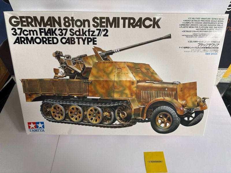 Tamiya 35144 - German SO. Kfz 7/2,Flak37 1:35