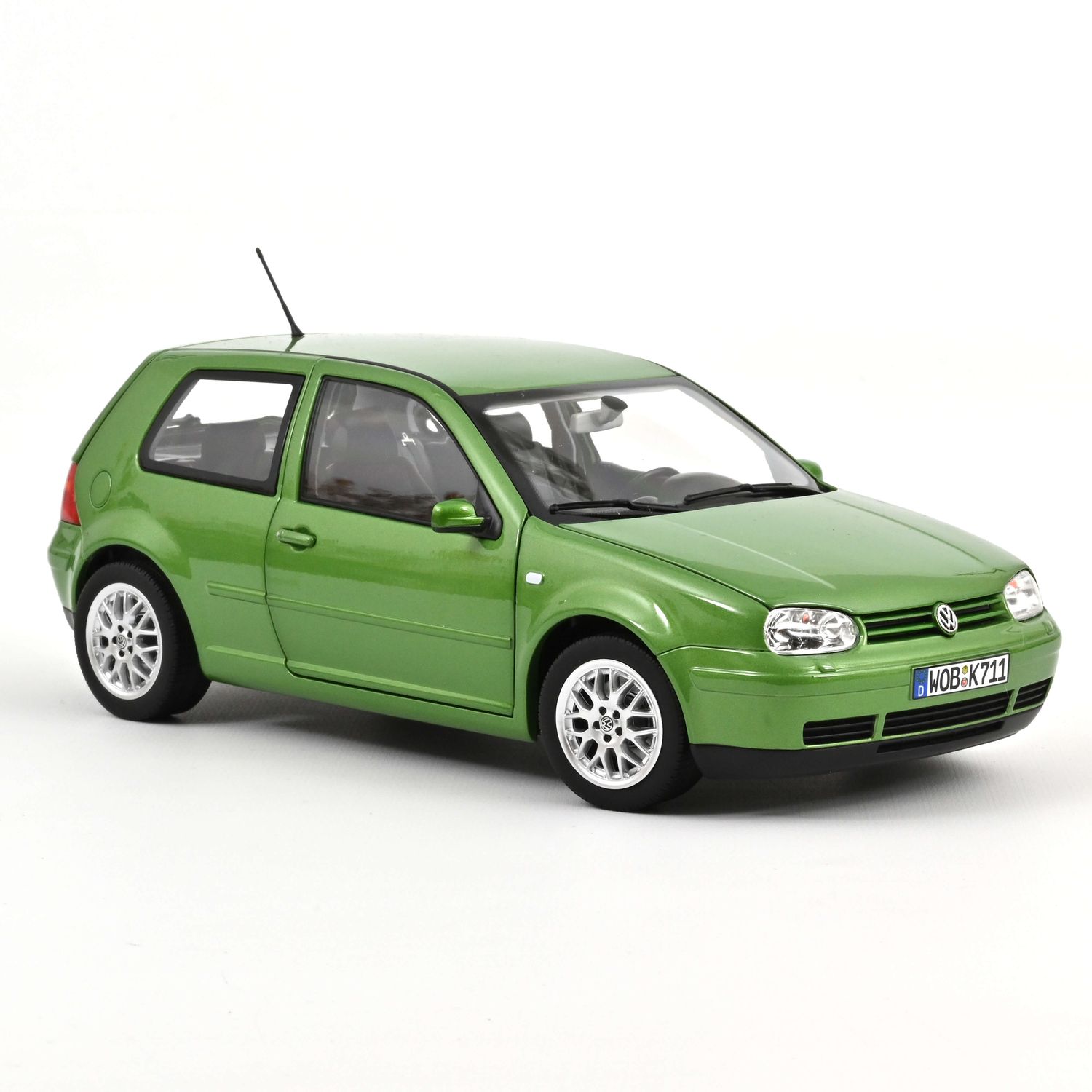 Norev 1:18 - VW Golf GTI 1998 Cosmic Green metallic