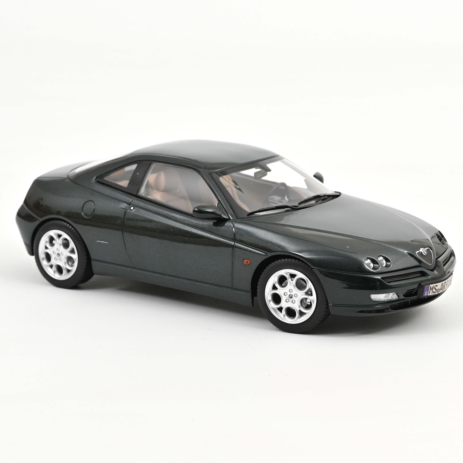 Norev 1:18 - Alfa Romeo GTV 2001 Coventry Green metallic