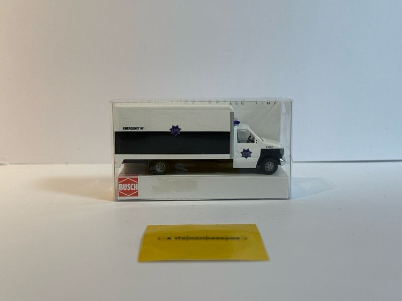 Busch 1:87 - Ford E-350 S.F.P.D.