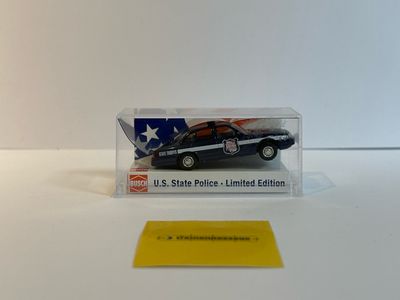 Busch 1:87 - Ford Crown "State Police Winconsin" nr. 22