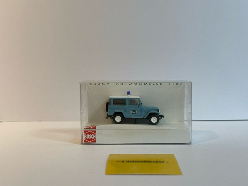 Busch 1:87 - Toyota Land Cruiser "Politie Macau"
