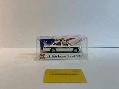 Busch 1:87 - Ford Crown Victoria "Connecticut State Police"