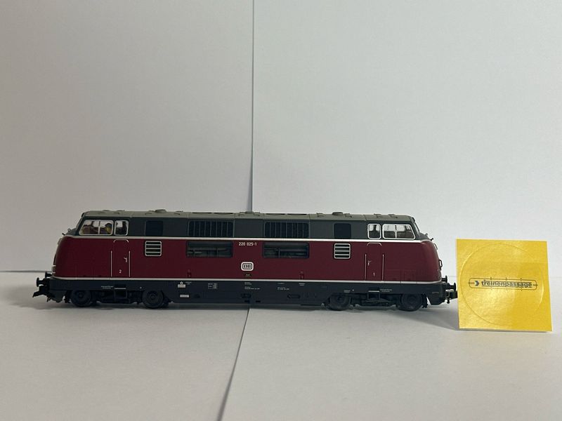 Piko 59702-2 - Diesellocomotief BR 220,  DB, VI