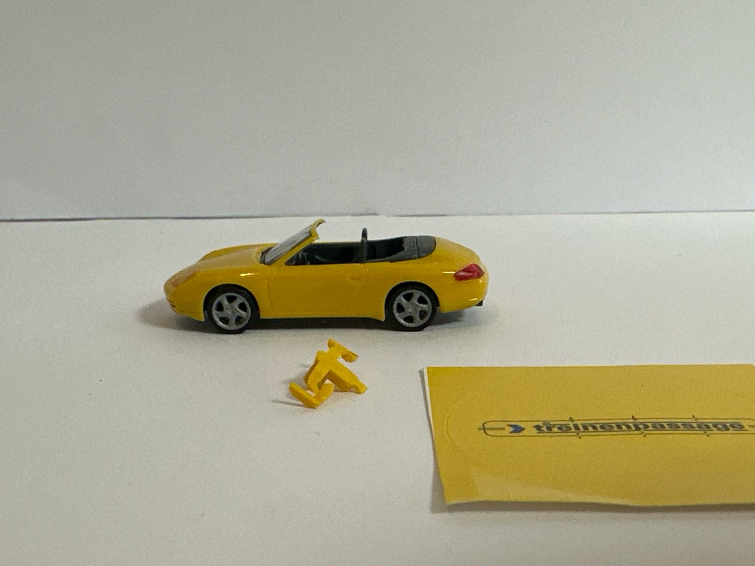 Herpa 1:87 - Porsche 996 std, cabrio geel