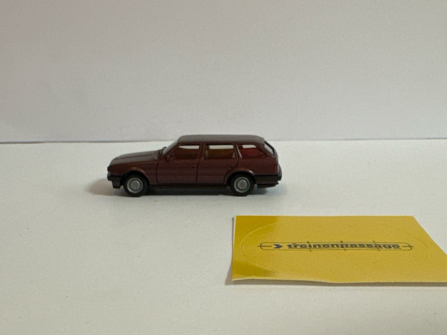 Herpa 1:87 - BMW E28, 5 serie, paars