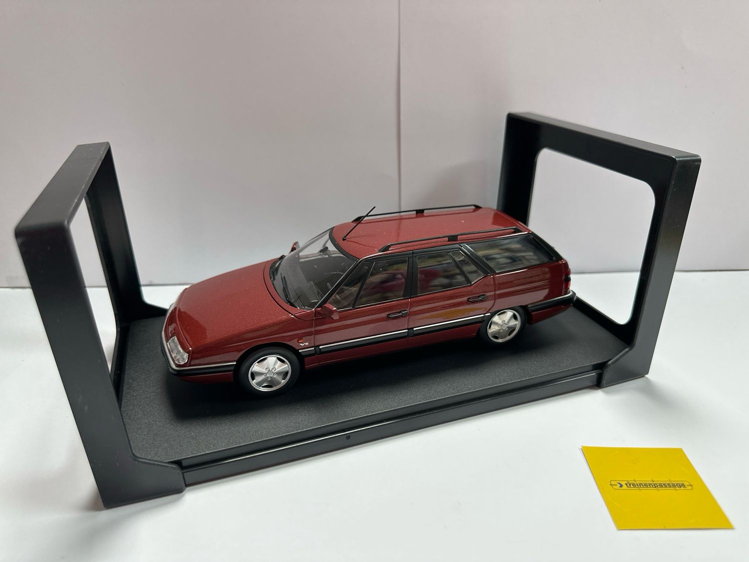 Whitebox 1:24 - Citroën XM Break, rood