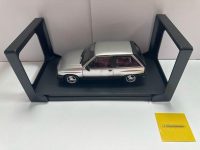 Whitebox 1:24 - Opel Corsa A SR, grijs/zwart