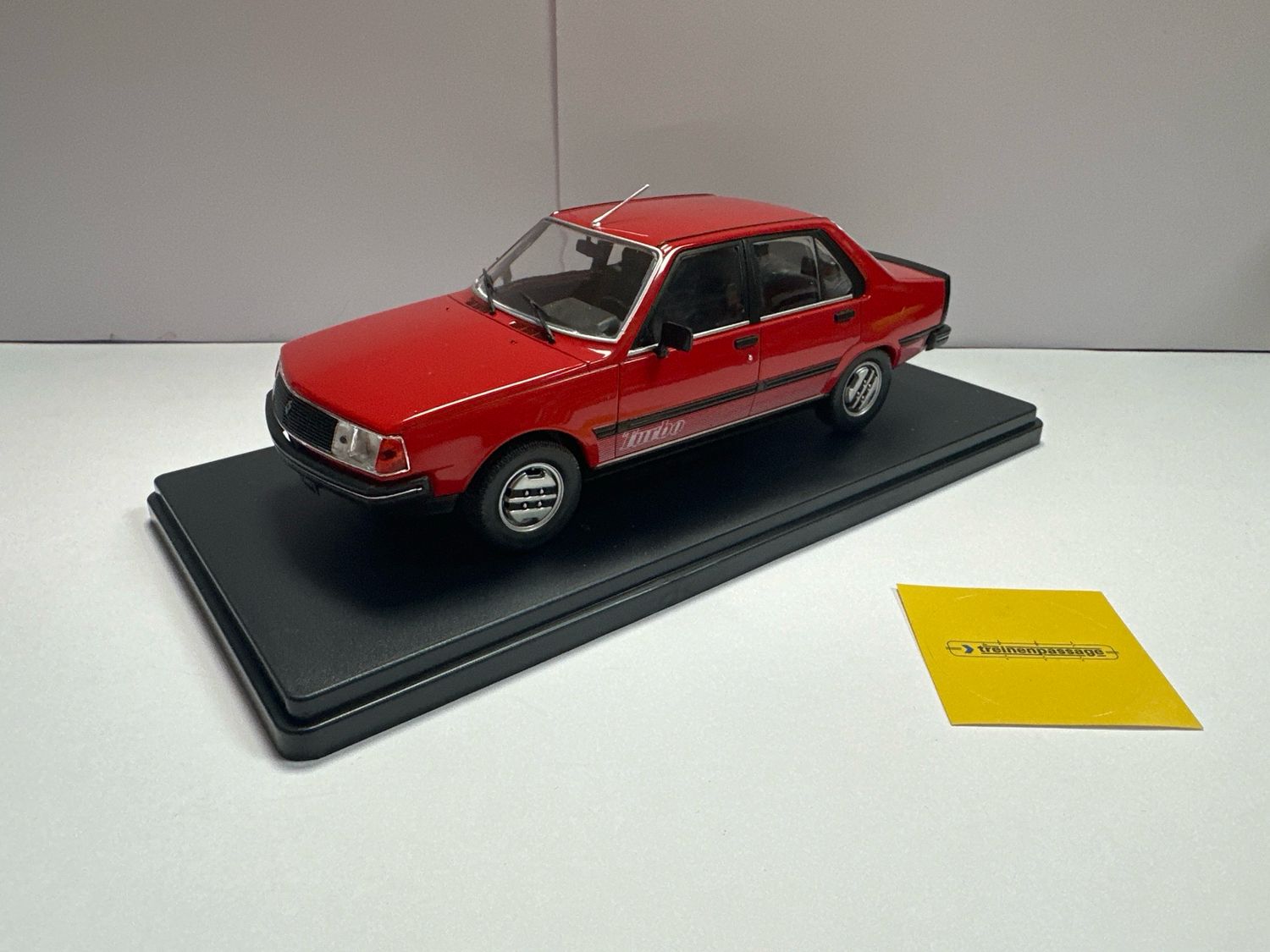 Whitebox 1:24 - Renault 18 Turbo, rood