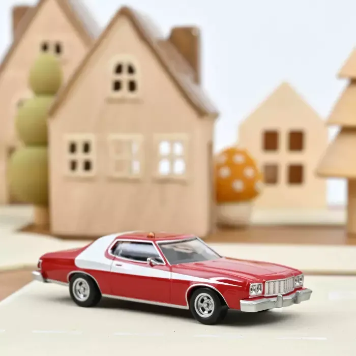 Norev 1:43 - Ford Gran Torino (1975) Starsky &amp; Hutch, rood/wit