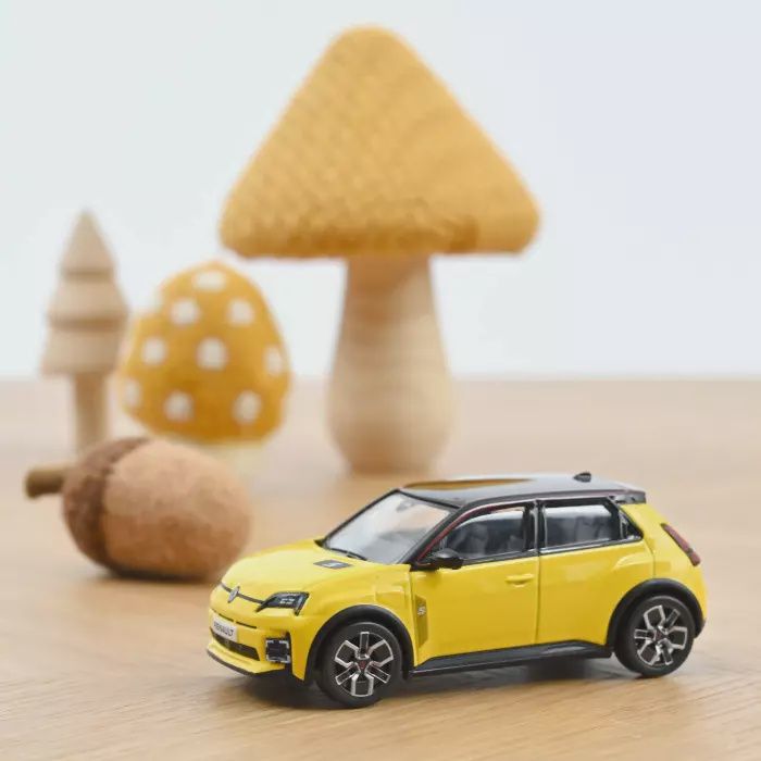 Noreve 1:43 - Renault 5 E-Tech Electric 2024 Pop Yellow and Black