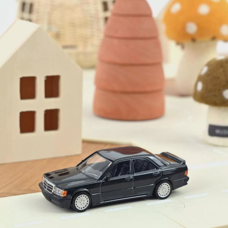 Norev 1:43 - Mercedes Benz 190E 2.3 16 1984 Black metallic