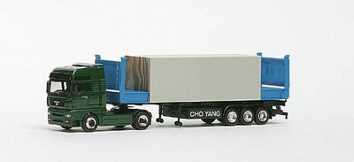 Herpa 1:87 - MAN TGA XXL flat container semitrailer "Cho Yang"