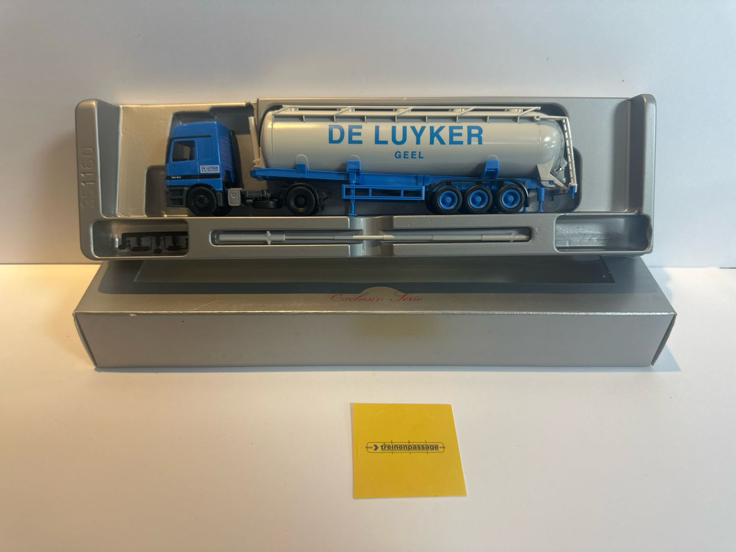 Herpa 1:87 - Mercedes Benz met De Luyker Geel oplegger