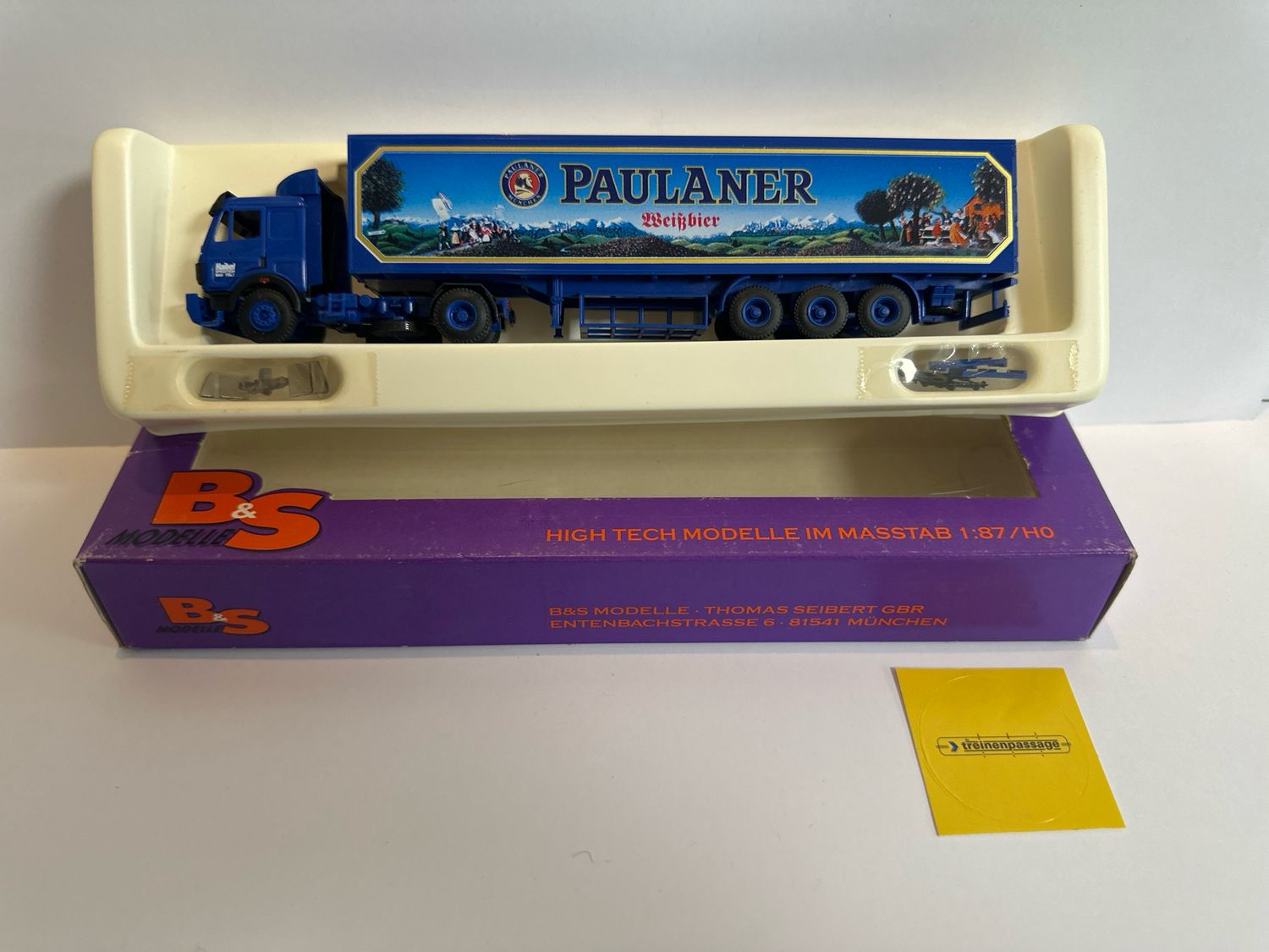 B&amp;S modelle 1:87 - Mercedes met oplegger "Paulaner Weissbier"