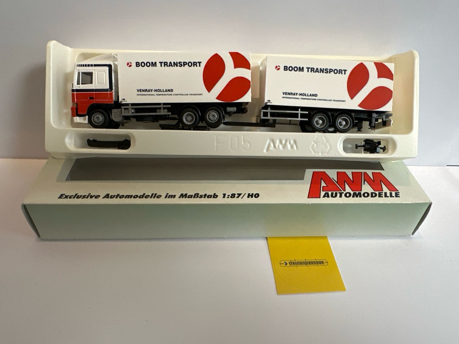 AWM 1:87 - DAF XF met oplegger en aanhanger "Boom Transport"