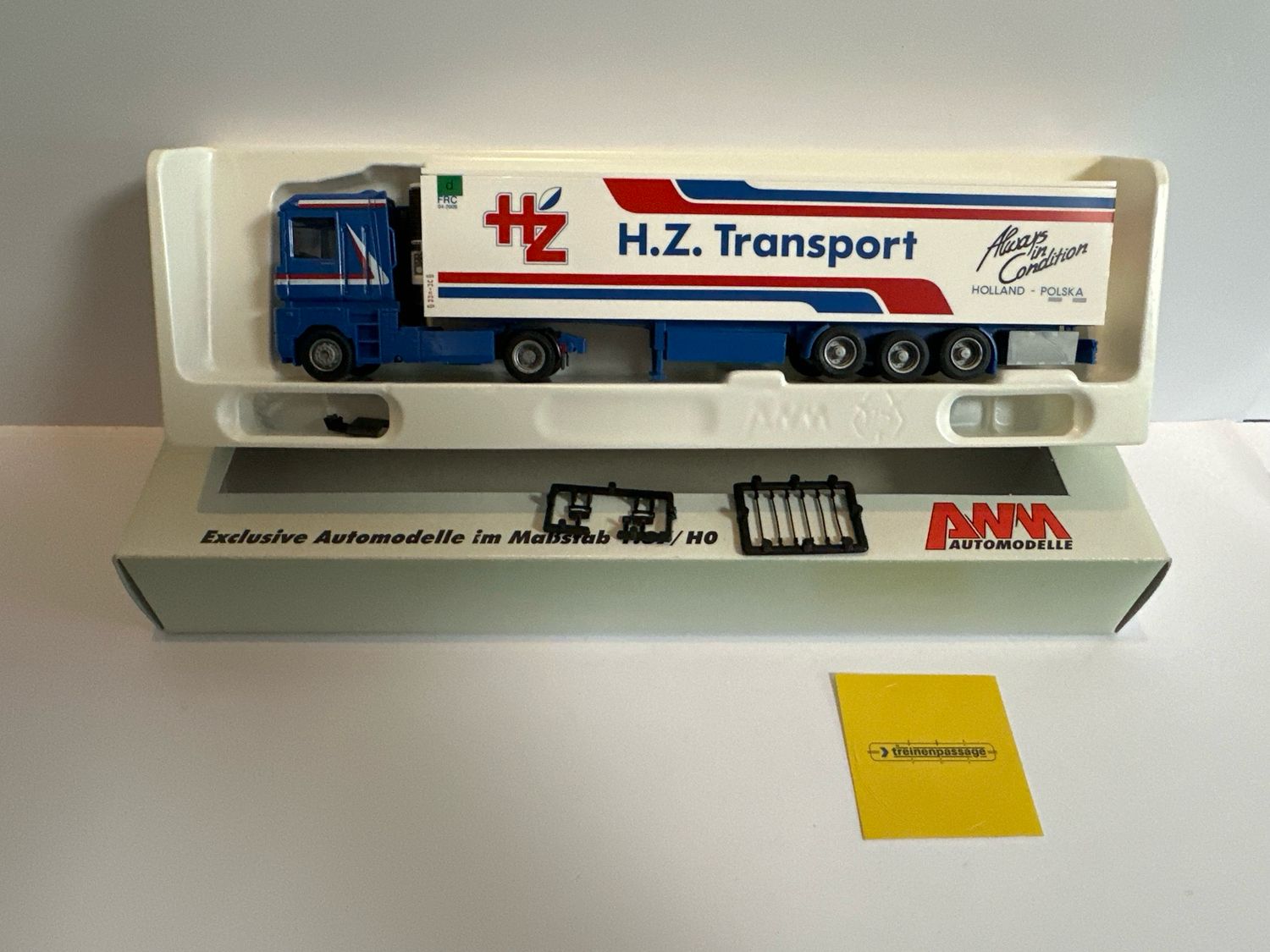 AWM 1:87 - Renault met oplegger "H.Z. Transport"