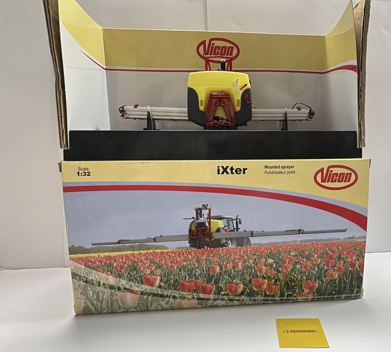 Vicon 1:32 - iXter Mounted sprayer B13