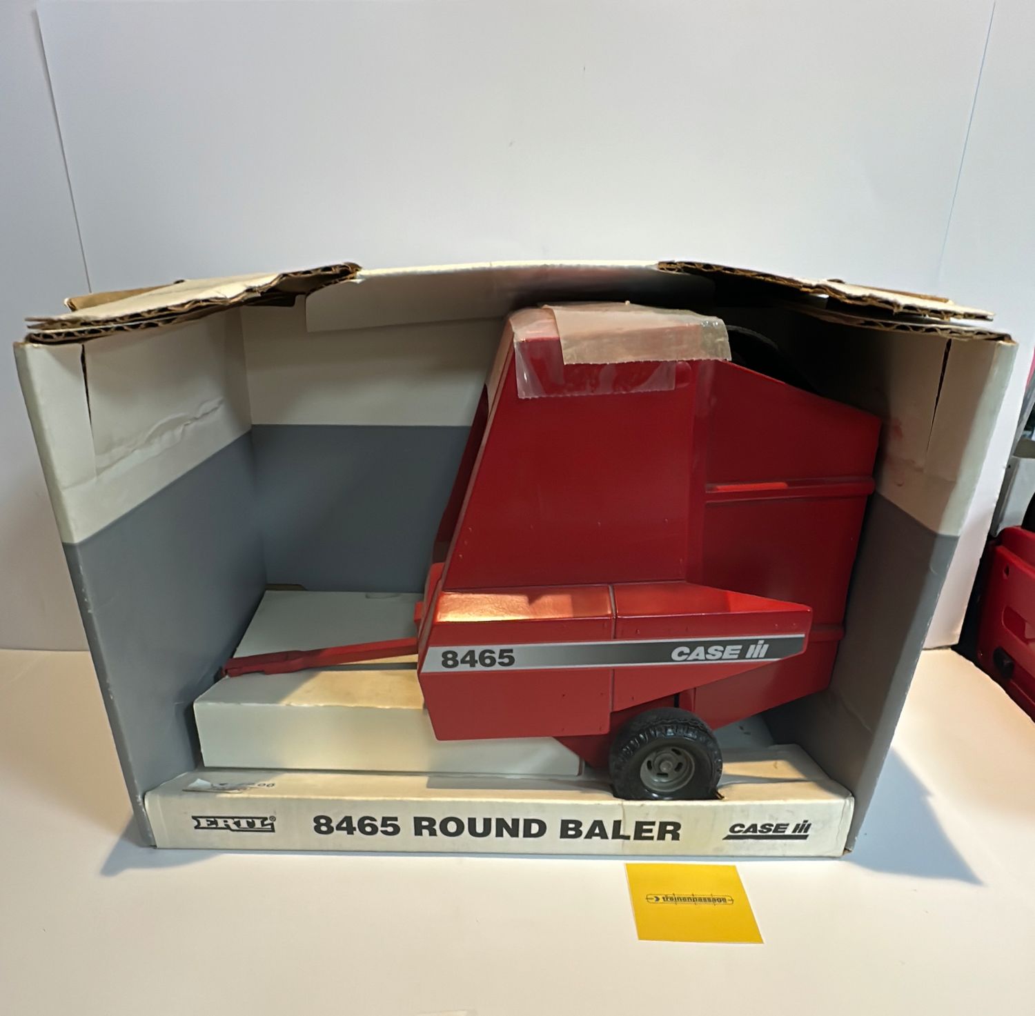 Ertl 1:16 - 8465 Round Baler
