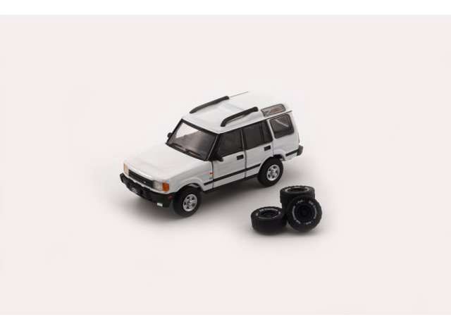 BM Creations 1:64 - 1998 Land Rover Discovery 1 left hand drive, white