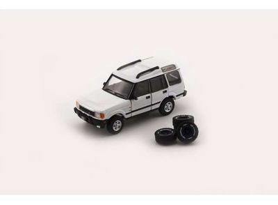 BM Creations 1:64 - 1998 Land Rover Discovery 1 left hand drive, white