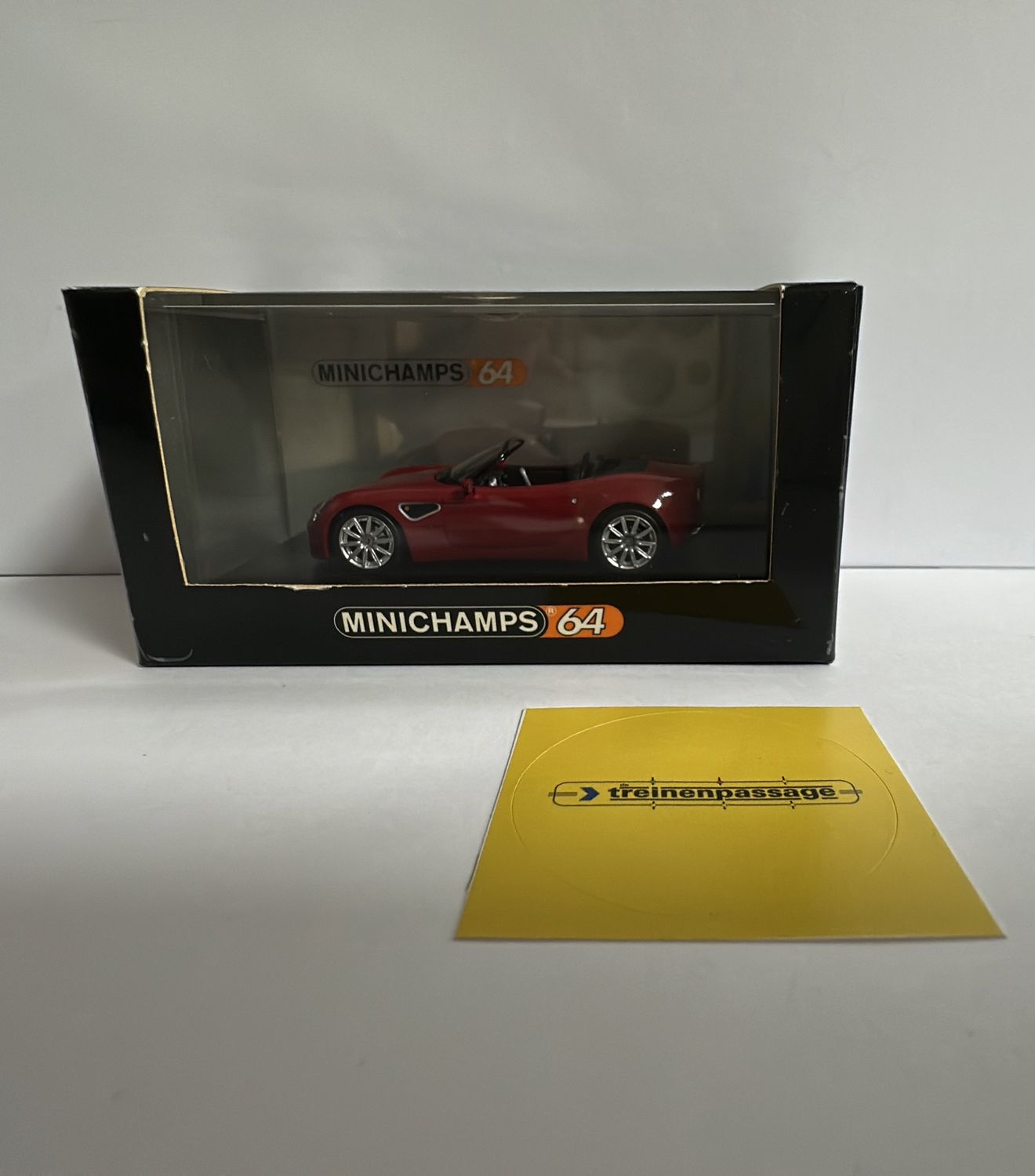 Minichamps 1:64 - Alfa 8C Spider , rood