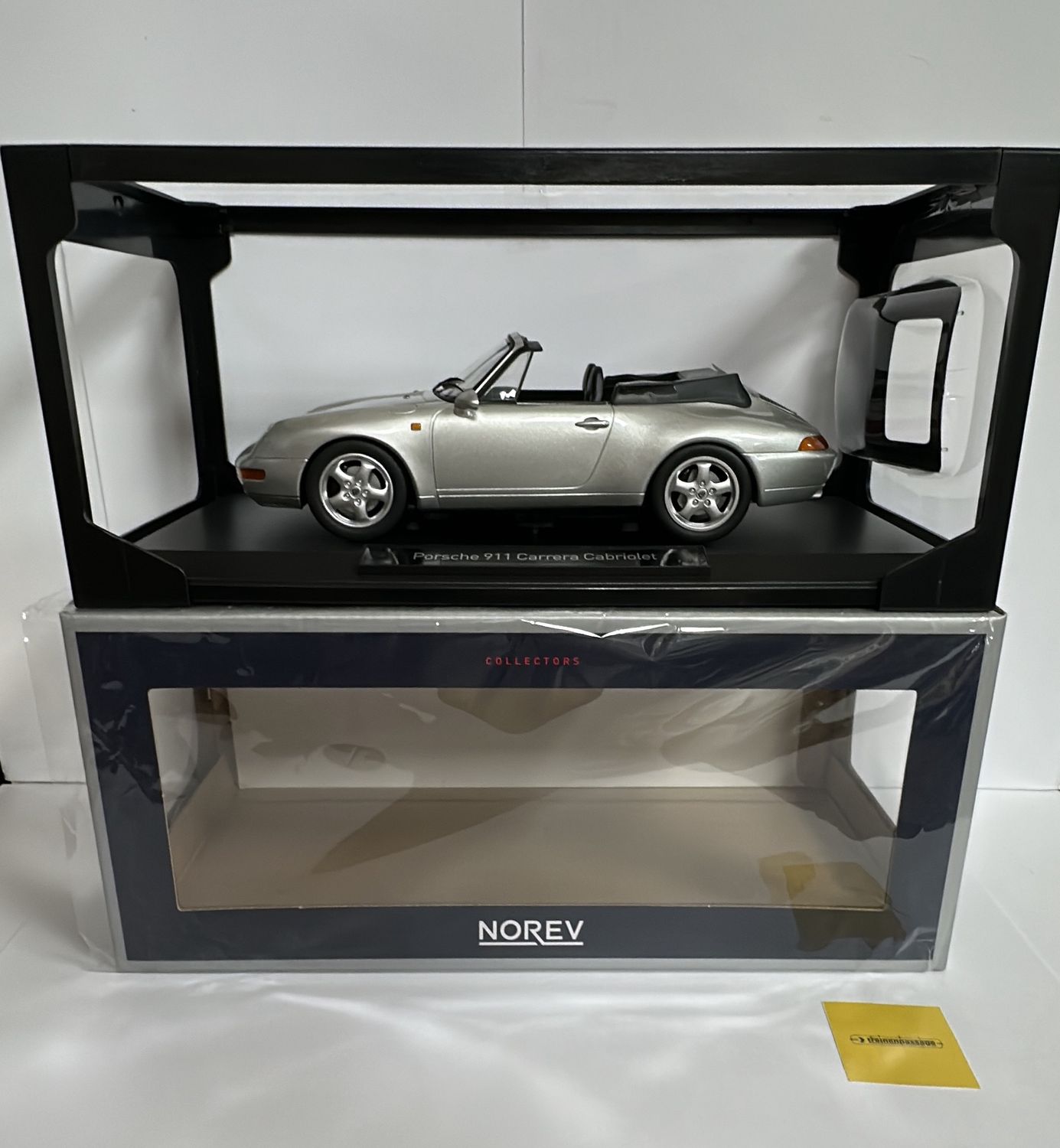 Norev 1:18 - Porsche 911 (993) Carrera Cabriolet, 1993, Silver