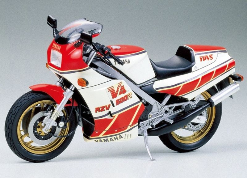 Tamiya 14037 - Yamaha RZV500R 1:12