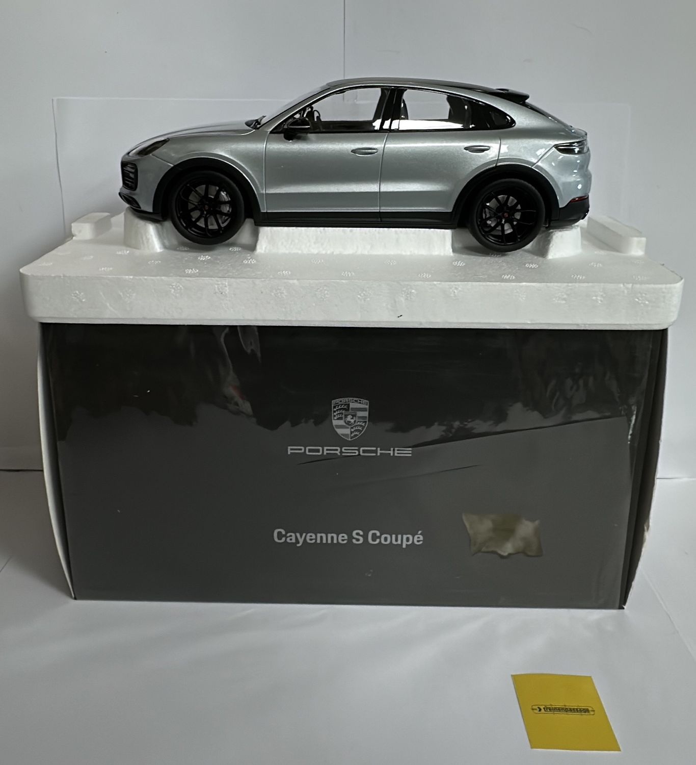 Norev 1:18 - Porsche Cayenne Coupé Dolomit Silver, 2019