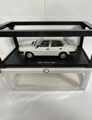 Triple 9 1:18 - Volvo 340 1987 white