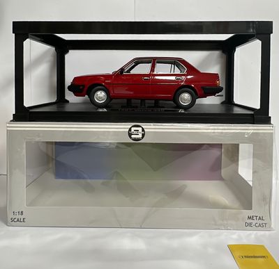 Triple 9 1:18 - Volvo 340, Rood, 1987