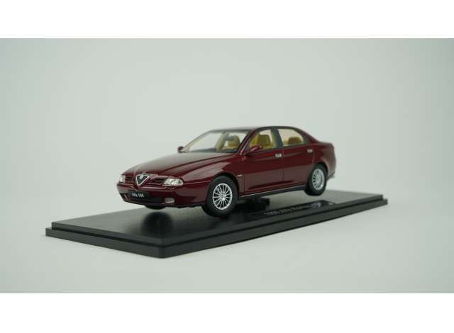 Triple 9 1:18 - Alfa Romeo 166, Proton Red Metallic, 1999