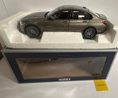 Norev 1:18 - BMW 330i ( G20 ) Limousine 2020 ,Zilvergrijs Metallic