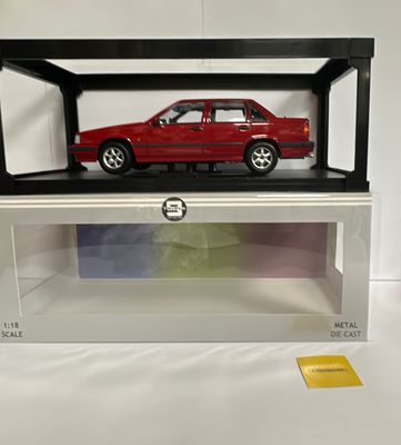 Triple 9 1:18 - Volvo 850, 1993, Rood